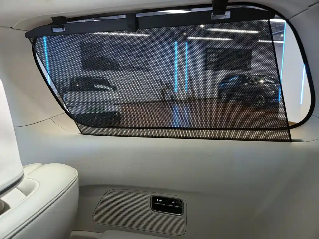 Buick GL8 PHEV 2024 Lu Zun Luxury Edition 7-Seater