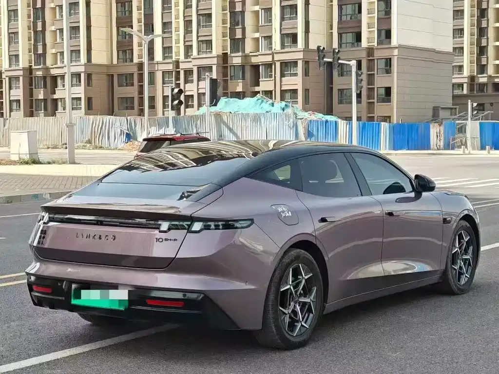 Lynk & Co 10 2025 240 AWD Ultra