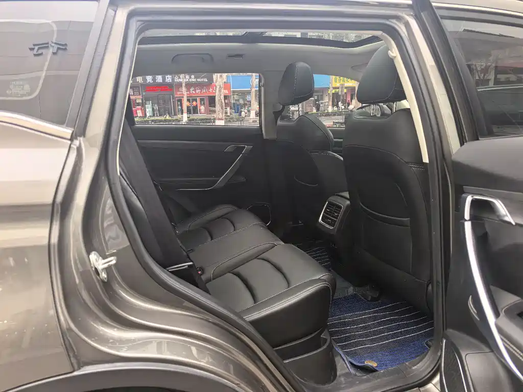 Geely Boyue 2020 1.8TD DCT Zhilian PRO