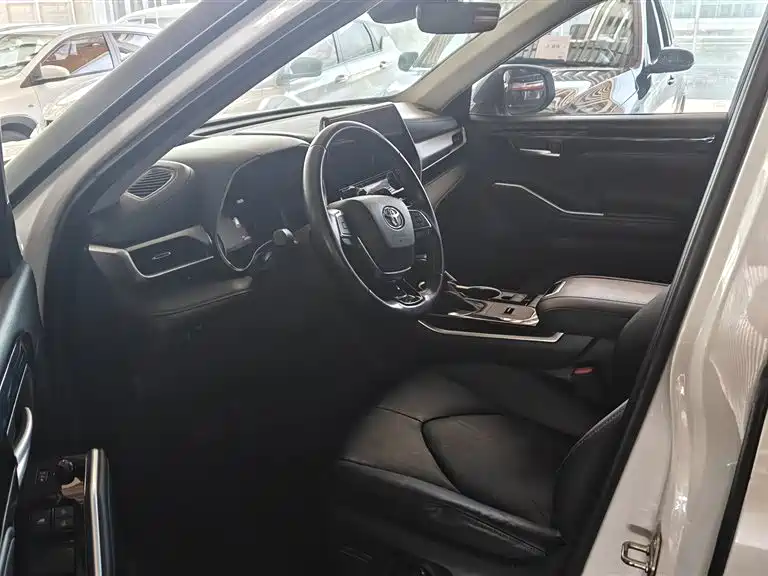 Toyota Highlander Hybrid 2022 2.5L AWD Platinum 7-Seater