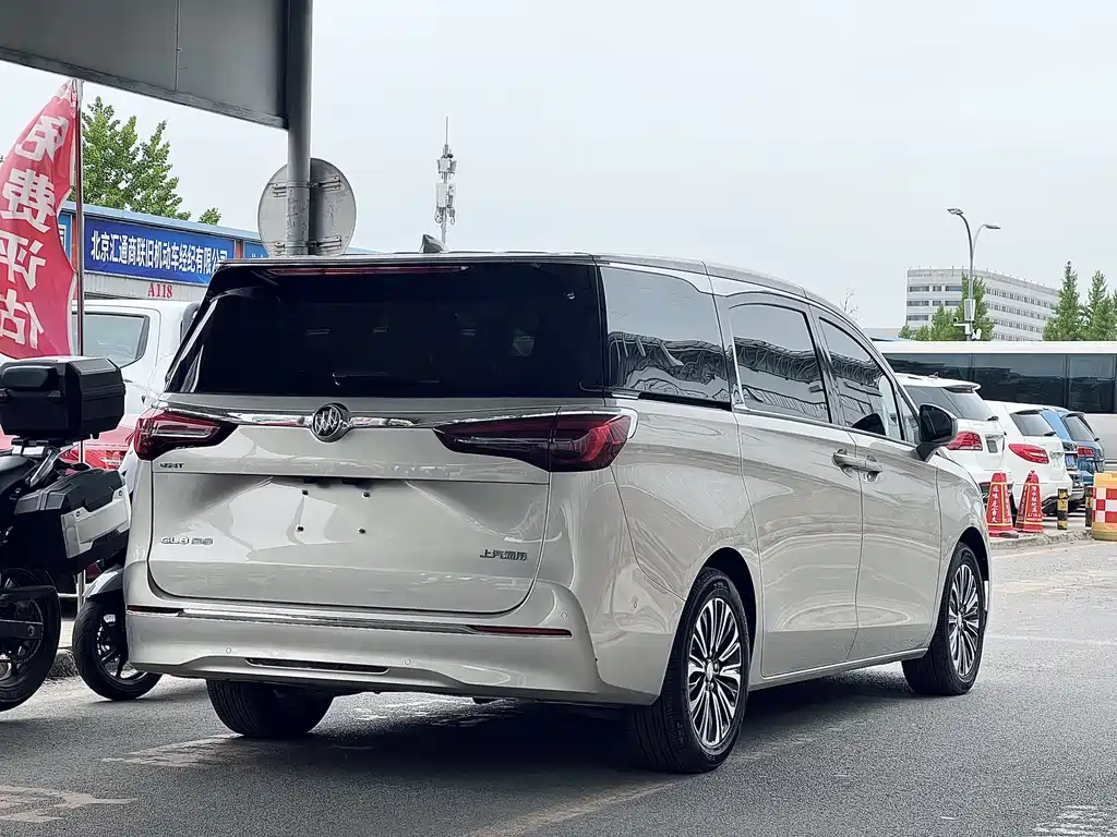 Buick GL8 2022 ES Luxury 653T