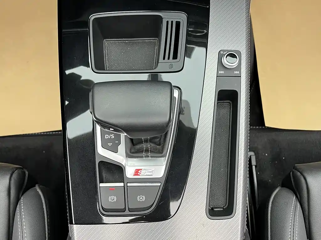 Audi Q5L 2022 40 TFSI Luxury Dynamic Edition