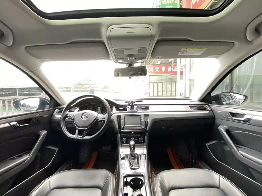 Volkswagen Passat 2017 330TSI DSG Prestige Edition