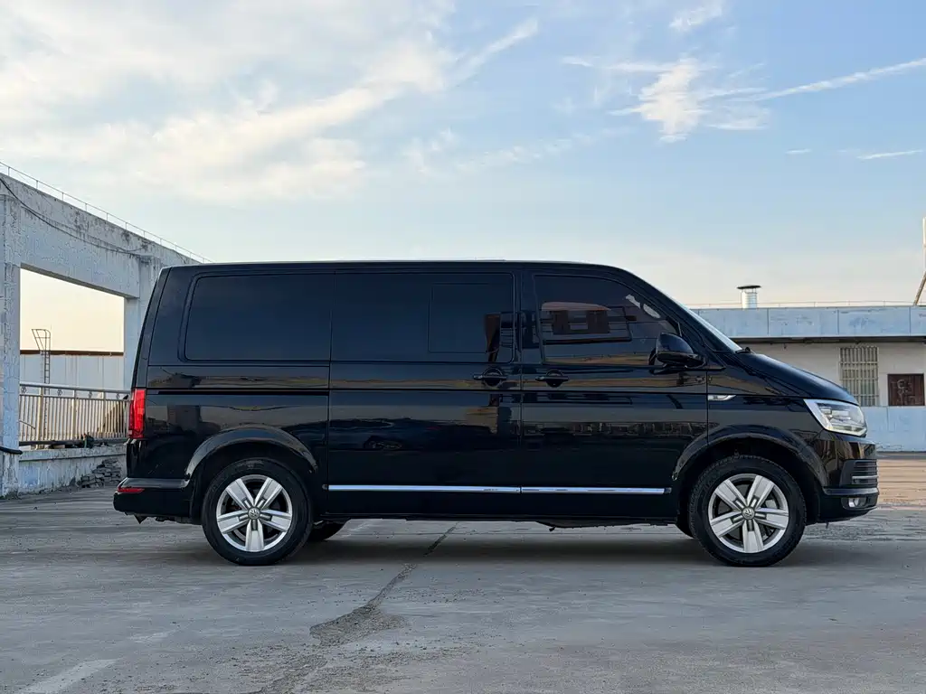 Volkswagen Multivan 2016 2.0TSI FWD Luxury Edition 7-Seater