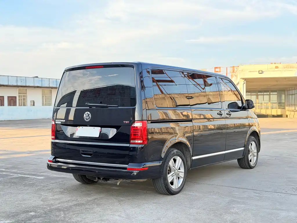 Volkswagen Multivan 2016 2.0TSI FWD Luxury Edition 7-Seater