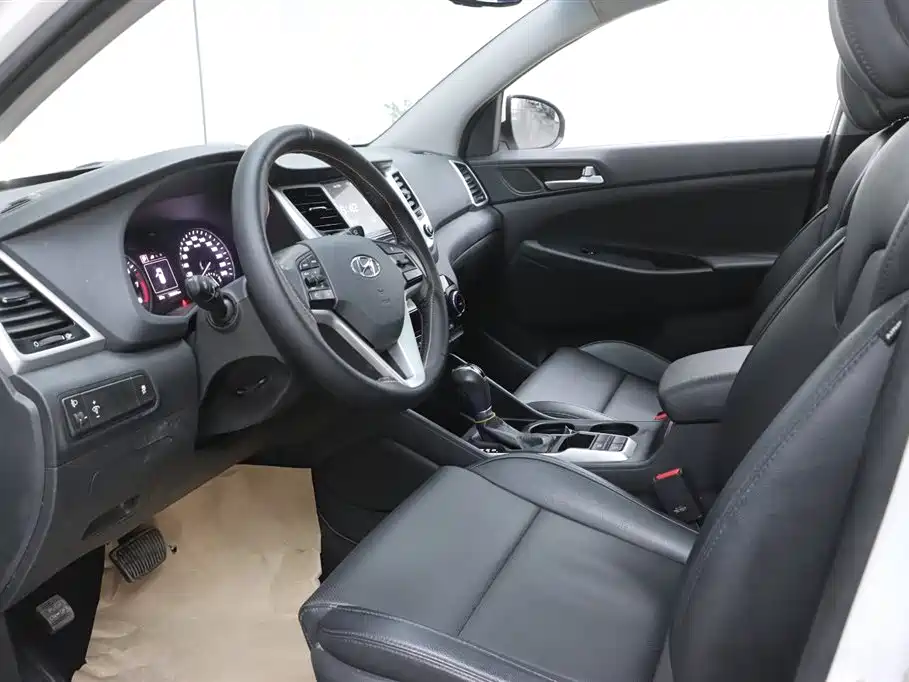 Tucson 2015 1.6T DCT 2WD Smart