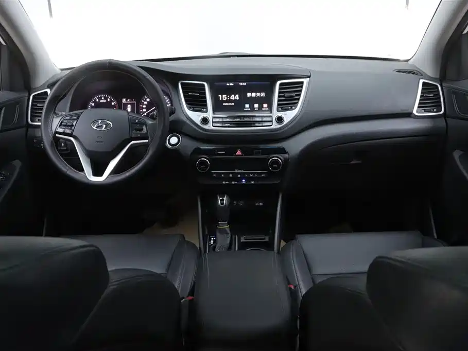 Tucson 2015 1.6T DCT 2WD Smart