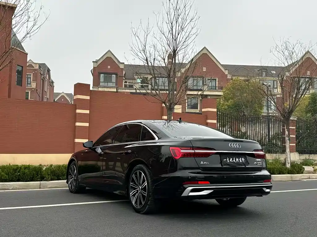 Audi A6L 2023 45 TFSI Selection Dynamic Edition
