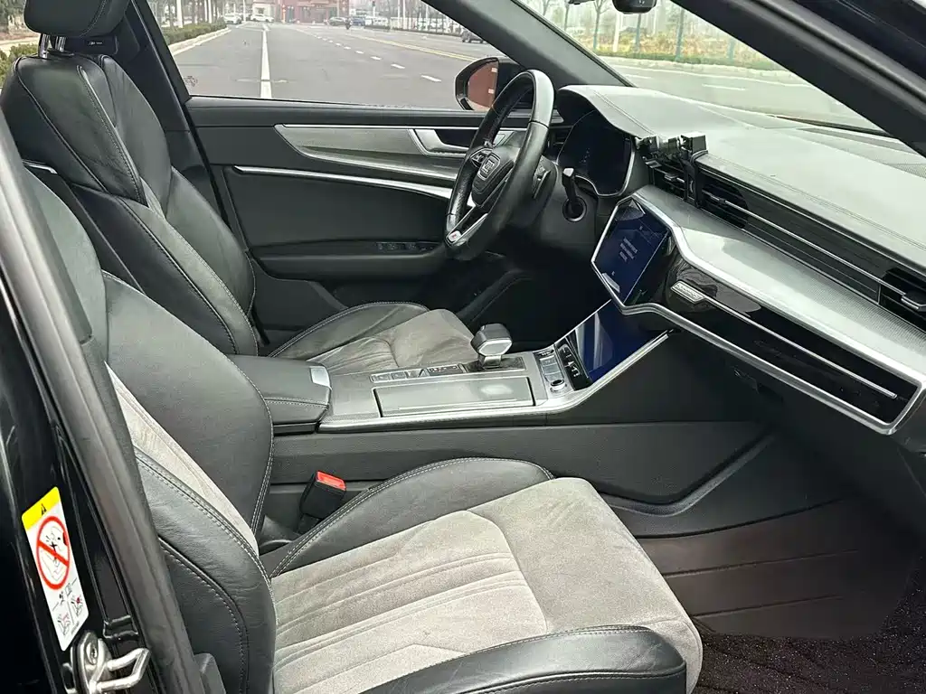 Audi A6L 2023 45 TFSI Selection Dynamic Edition