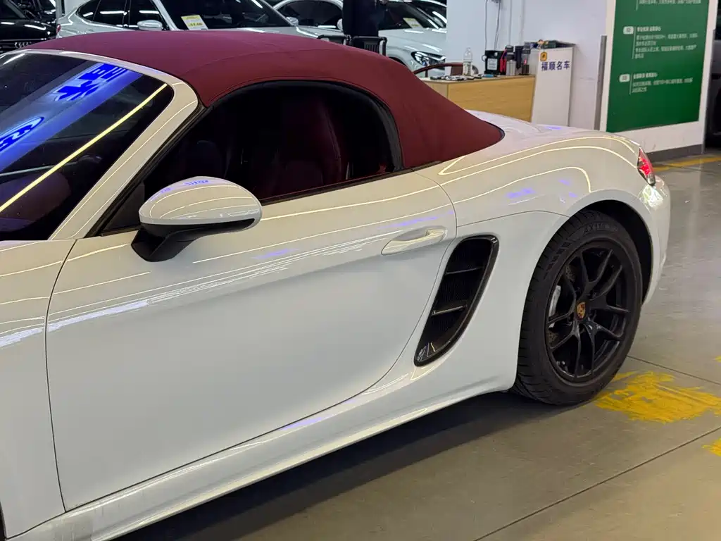 Porsche 718 Boxster 2.0T