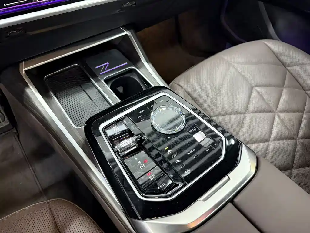 BMW 7 Series 2023 735Li M Sport Package