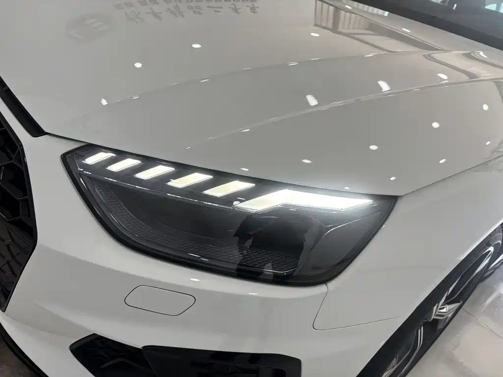 Audi A4L 2025 40 TFSI Luxury Dynamic B&O Star Night Edition
