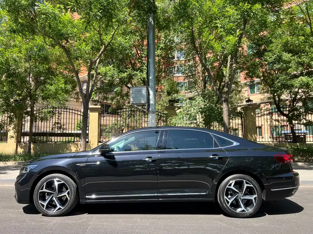 Volkswagen Passat 2024 380TSI Luxury Edition