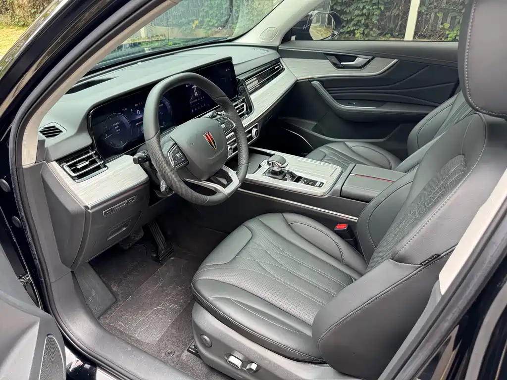 Hongqi HS5 2025 2.0T AWD Qi Xiang Pro Edition