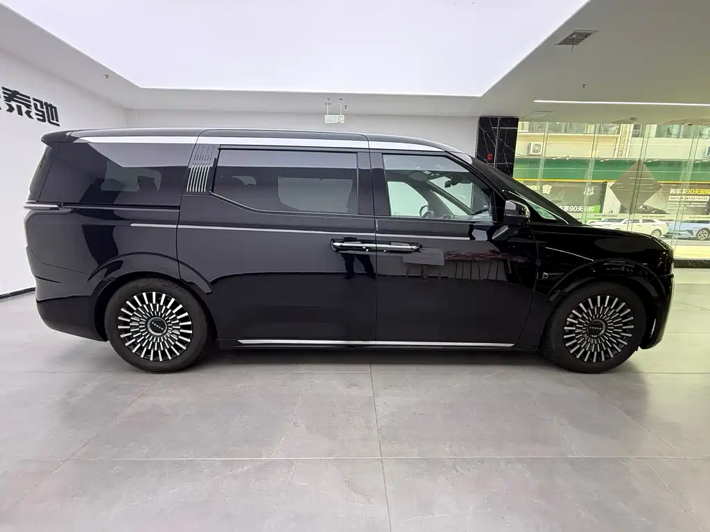 Zeekr 009 2024 Six-Seat Executive Edition AWD 108kWh