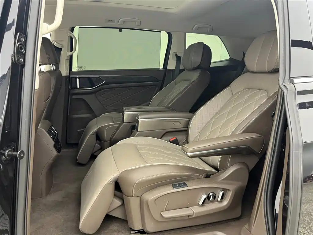 Viloran 2024 380TSI Prestige Edition