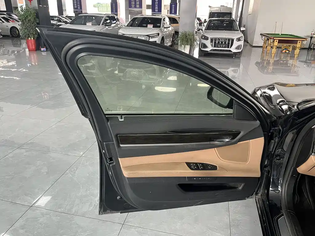 BMW 7 Series 2014 730Li Zhenxiang Edition