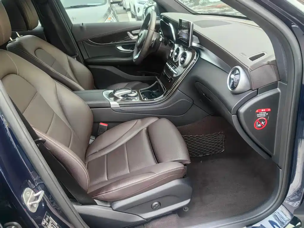 Mercedes-Benz GLC 260 4MATIC Luxury 2018