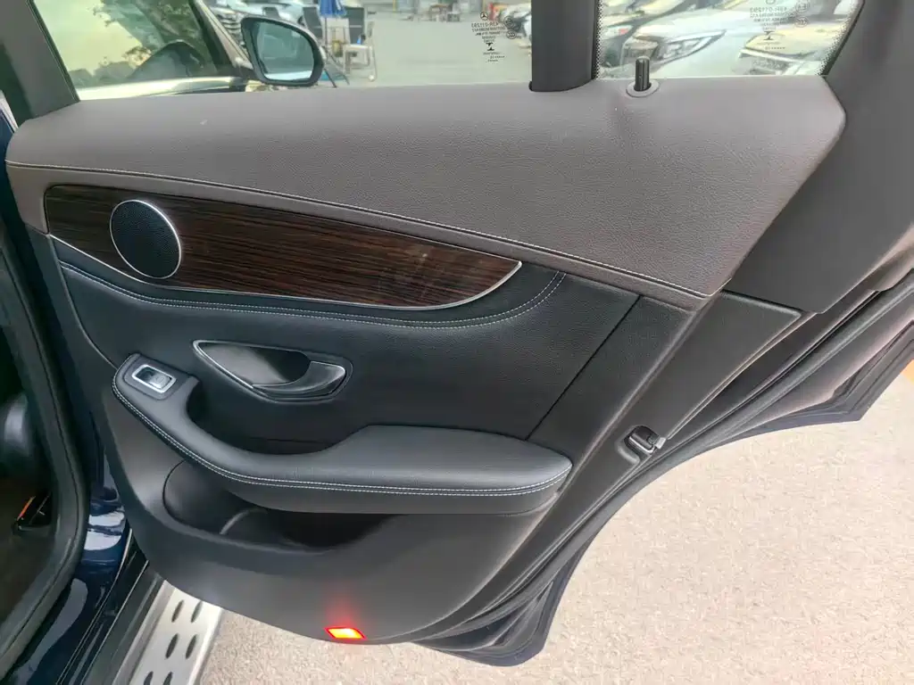 Mercedes-Benz GLC 260 4MATIC Luxury 2018