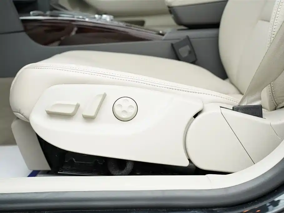 Audi A6L 2010 2.4L Technology Trim