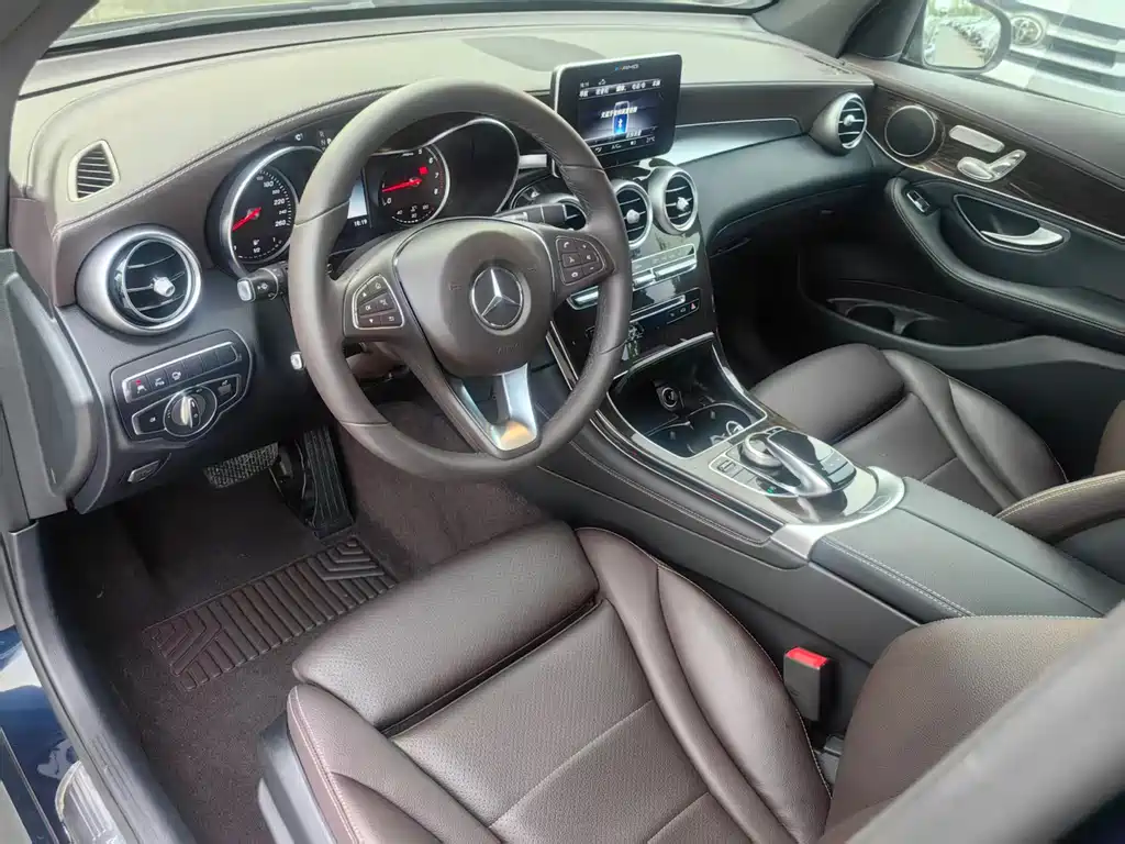 Mercedes-Benz GLC 260 4MATIC Luxury 2018