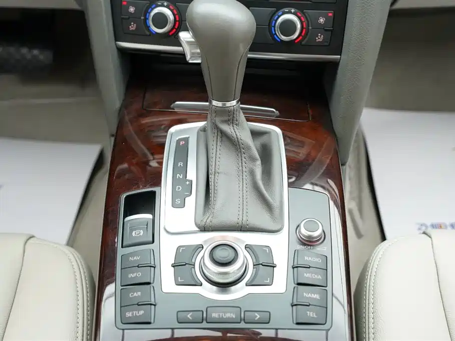 Audi A6L 2010 2.4L Technology Trim