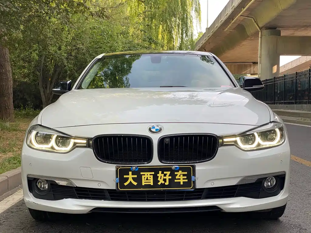 BMW 3 Series 2016 320Li Entry Level