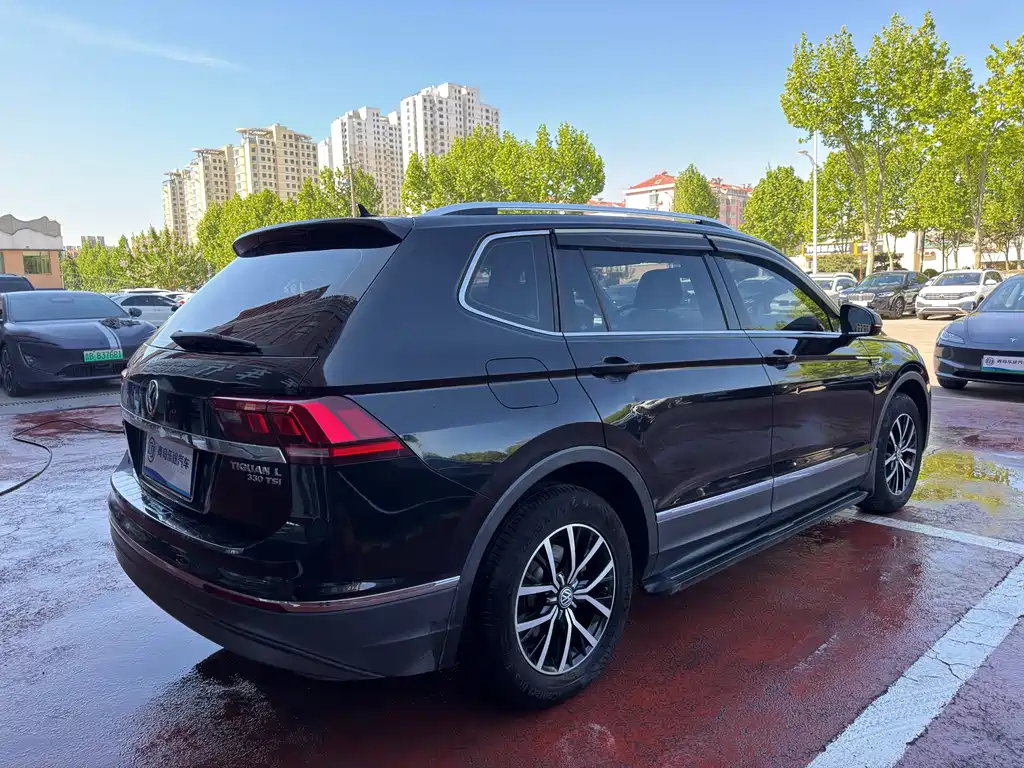 Volkswagen Tiguan L 2018 Facelift 330TSI Automatic FWD Luxury Edition