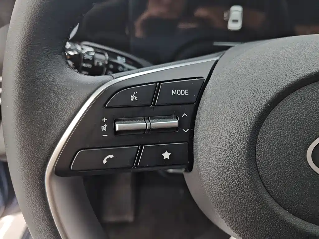 Hyundai Elantra 2023 1.5L CVT Premium