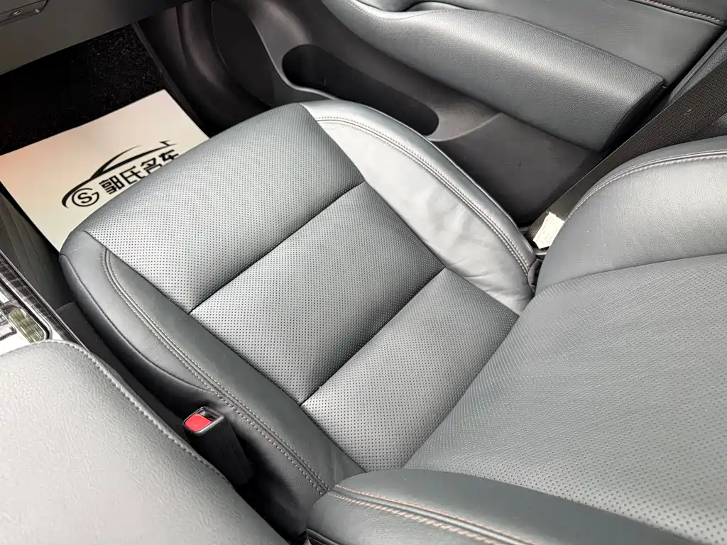 Toyota Crown 2015 2.0T Fashion Edition