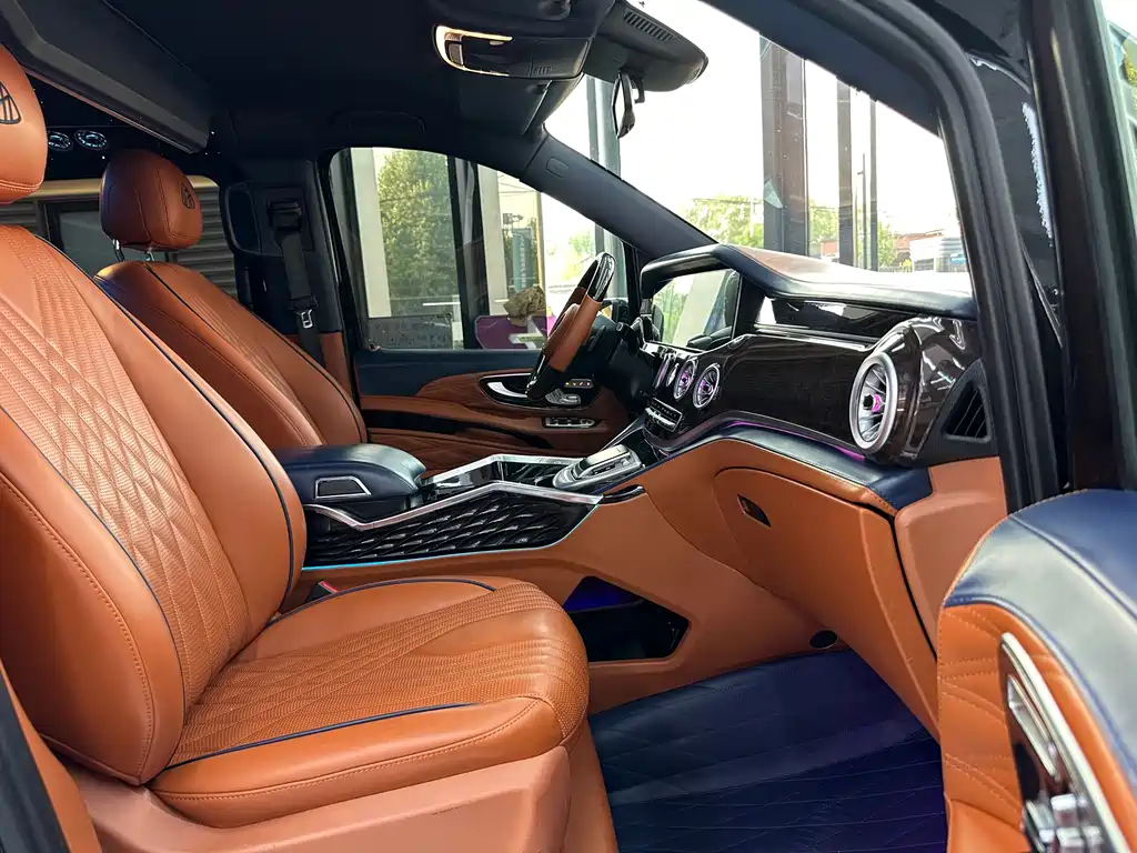 Mercedes-Benz Vito 2023 2.0T Business Edition 7-Seater