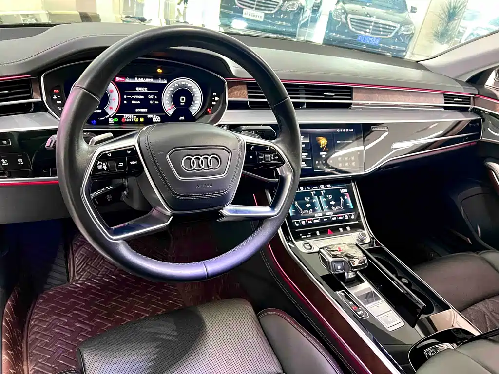 Audi A8L 50 TFSI quattro