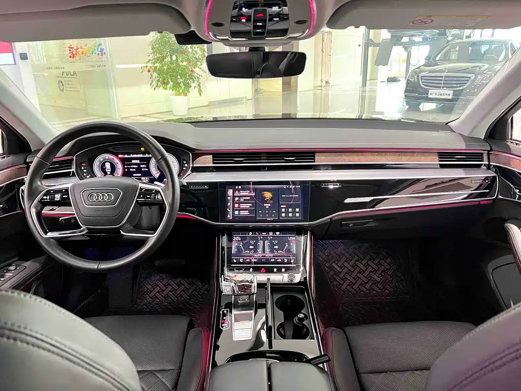 Audi A8L 50 TFSI quattro