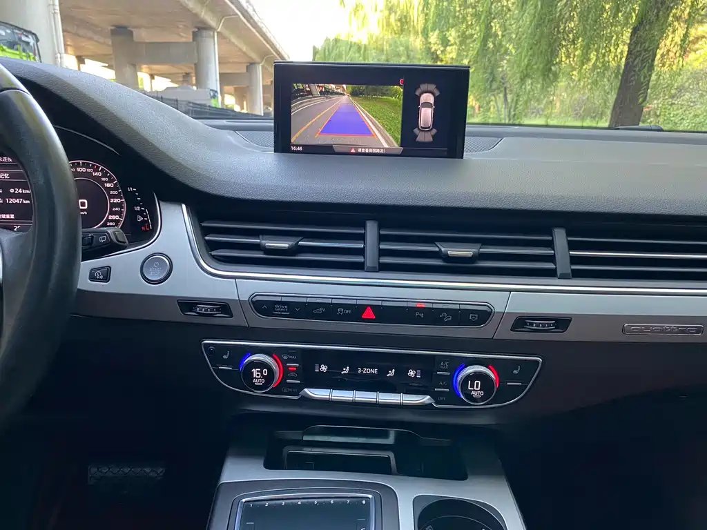 Audi Q7 e-tron 2019 55 e-tron