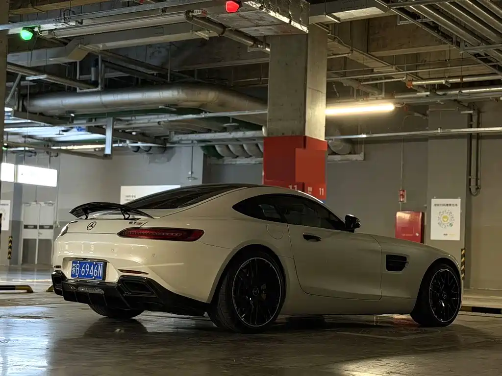 Mercedes-AMG GT S 2015