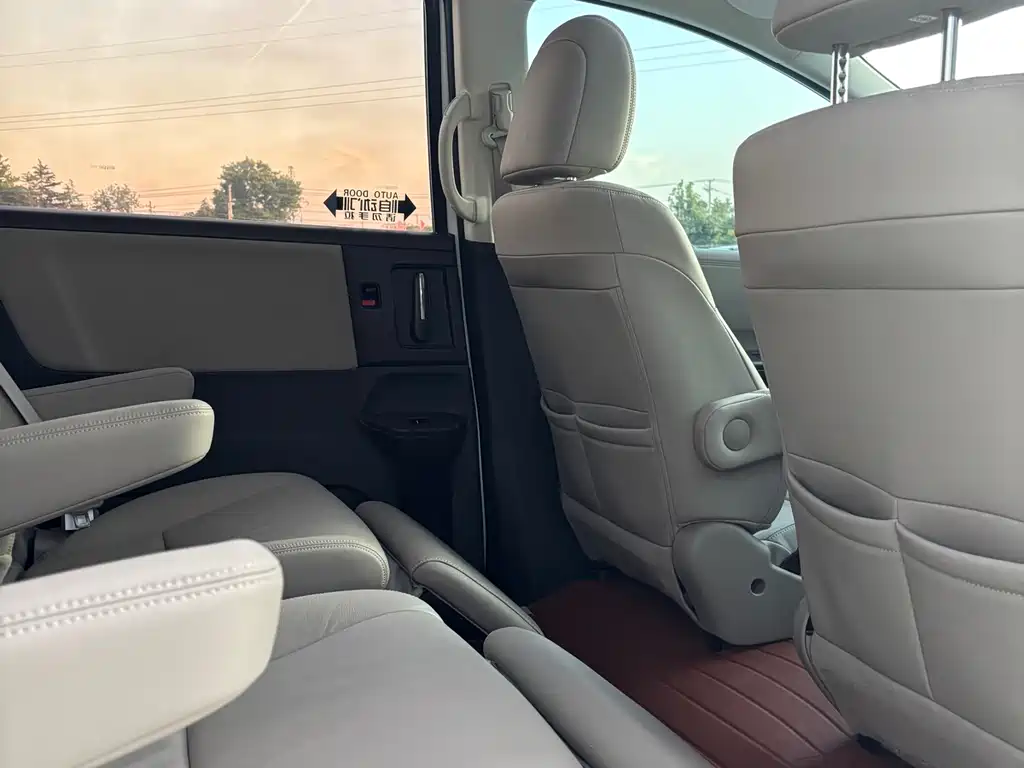 Honda Odyssey 2015 Facelift 2.4L Luxury Edition