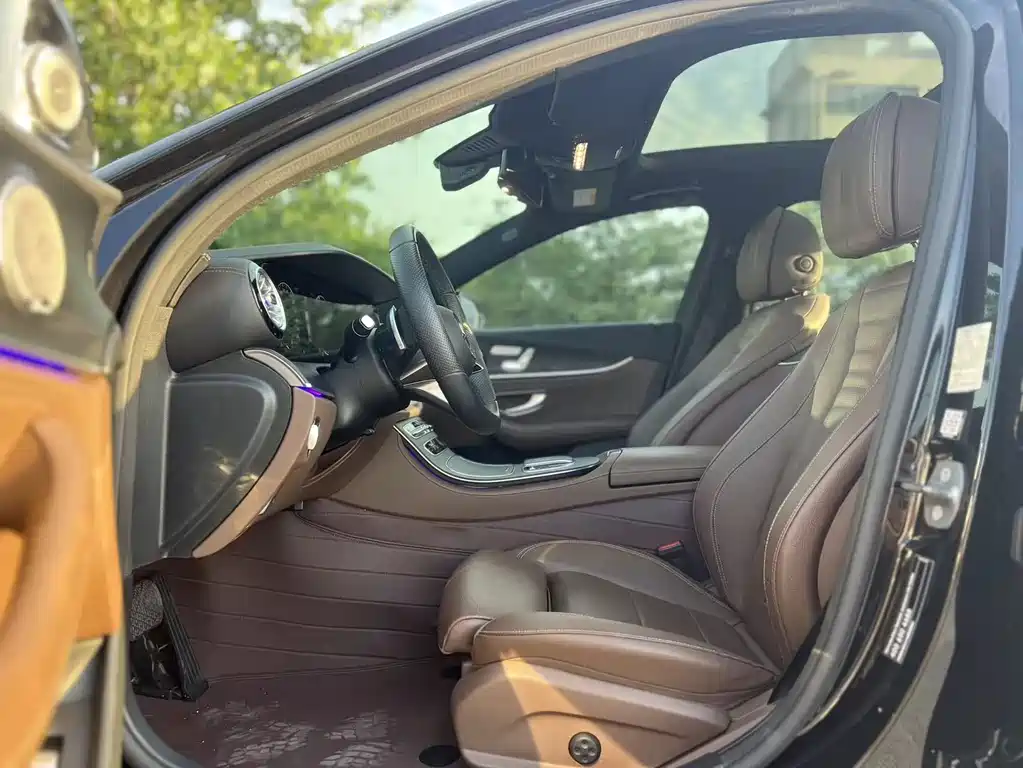 Mercedes-Benz E-Class 2022 E 300 L Fashion