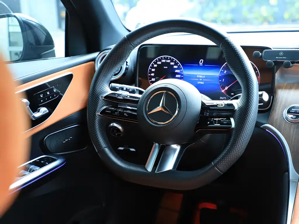 Mercedes-Benz GLC 300 L 4MATIC Dynamic 5-Seater 2024