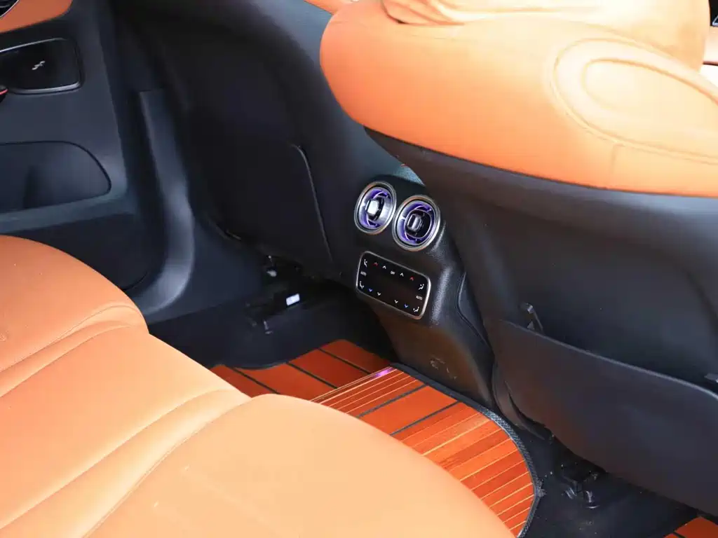 Mercedes-Benz GLC 300 L 4MATIC Dynamic 5-Seater 2024