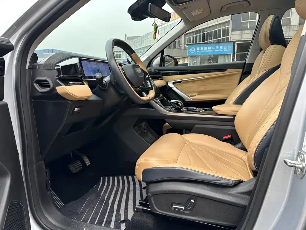 Geely Boyue L 2023 1.5TD DCT Prestige Edition
