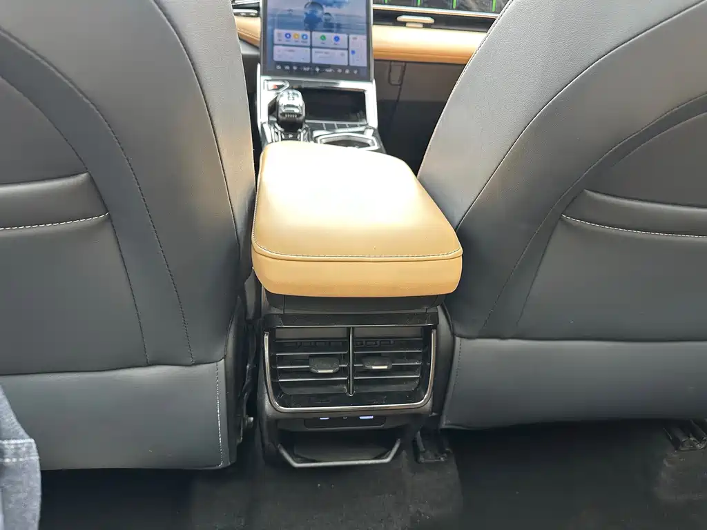 Geely Boyue L 2023 1.5TD DCT Prestige Edition
