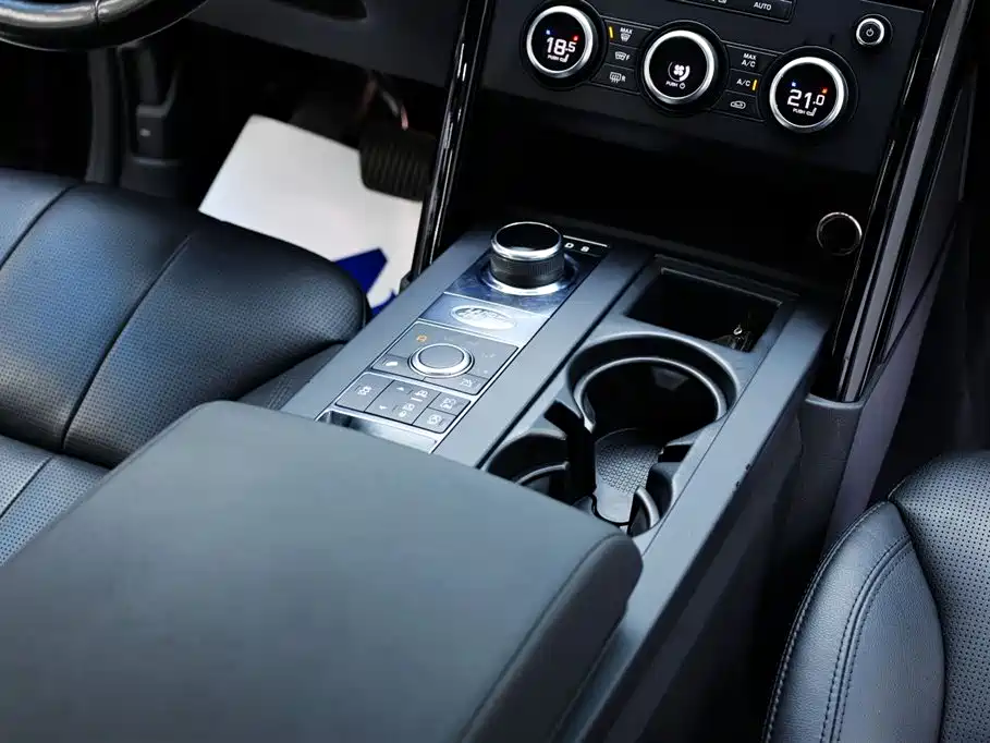 Land Rover Discovery 2018 3.0 SC V6 SE