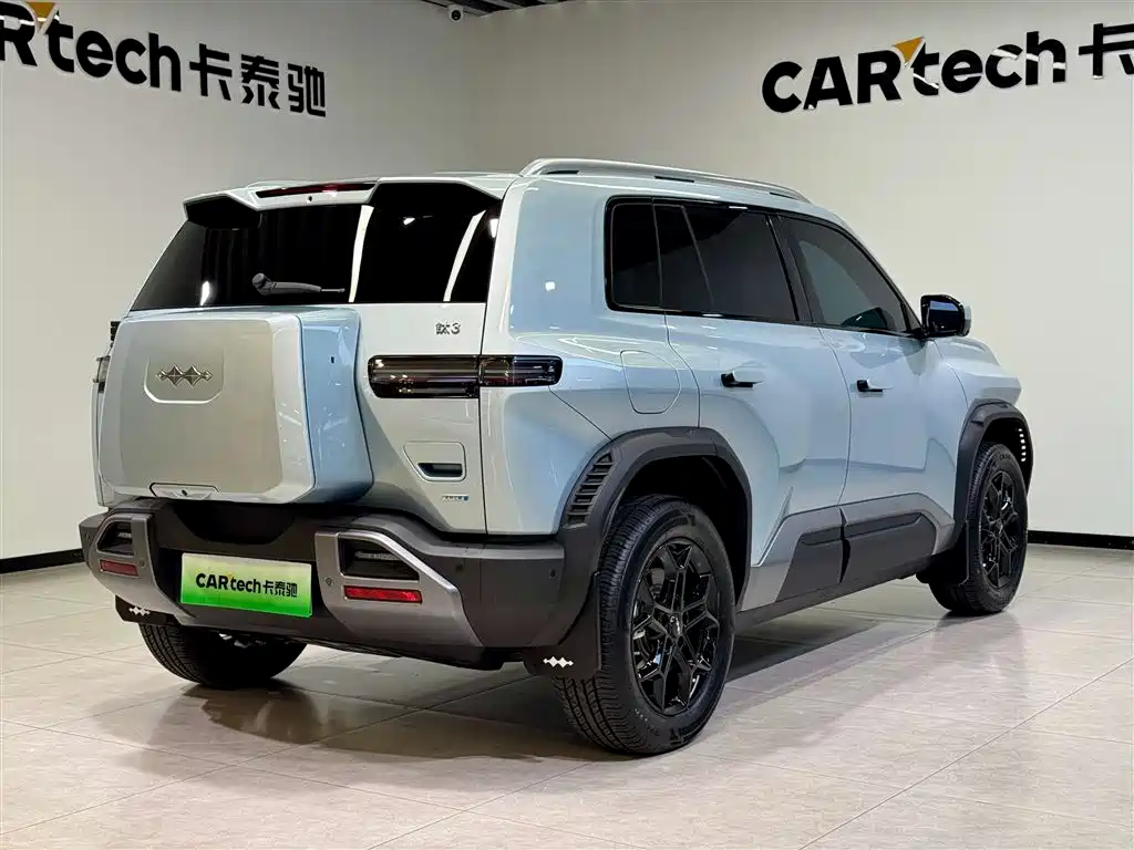 Titan 3 2025 501KM RWD Max