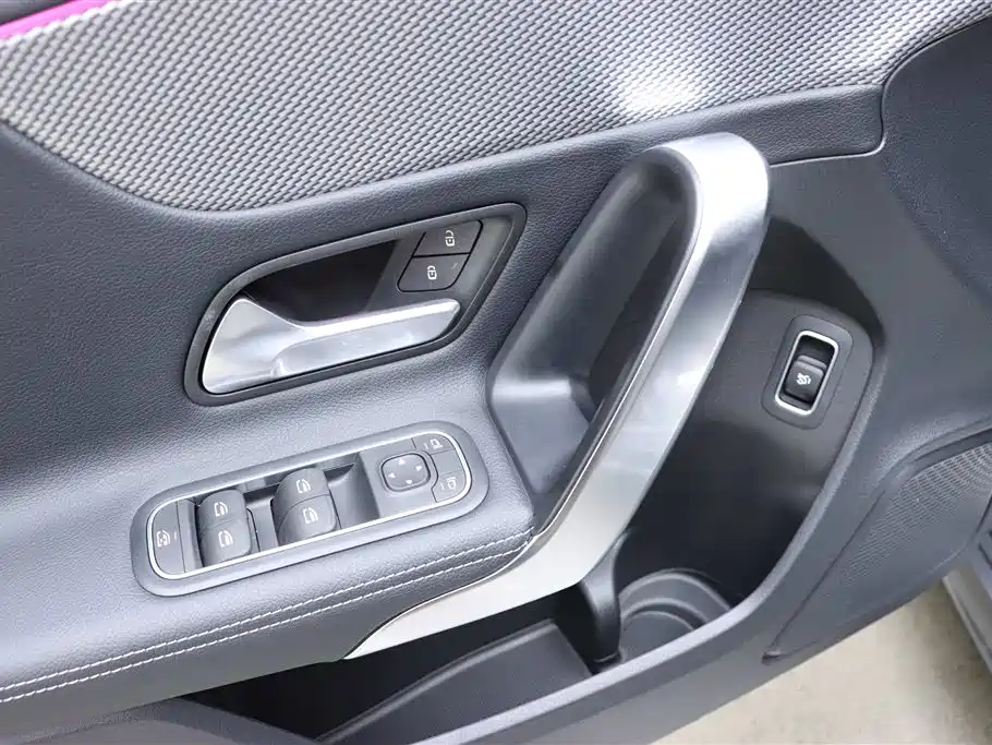 Mercedes-Benz A-Class 2025 A 180 L