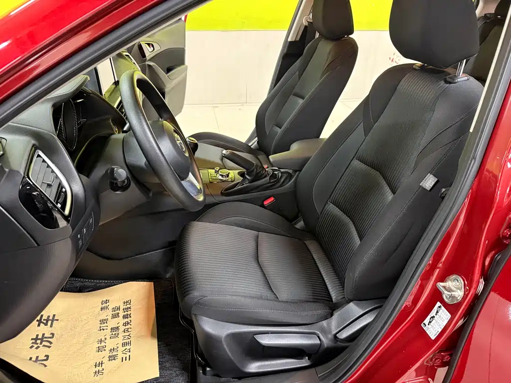 Mazda 3 Axela 2014 Sedan 1.5L Manual Comfort