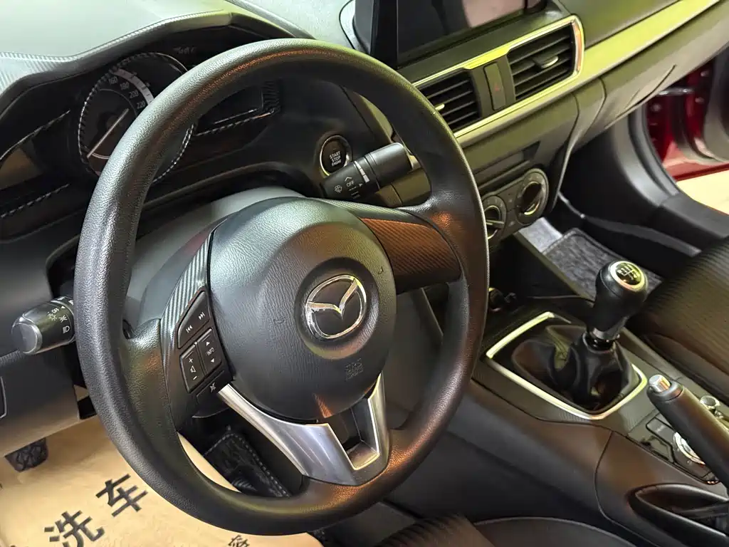 Mazda 3 Axela 2014 Sedan 1.5L Manual Comfort
