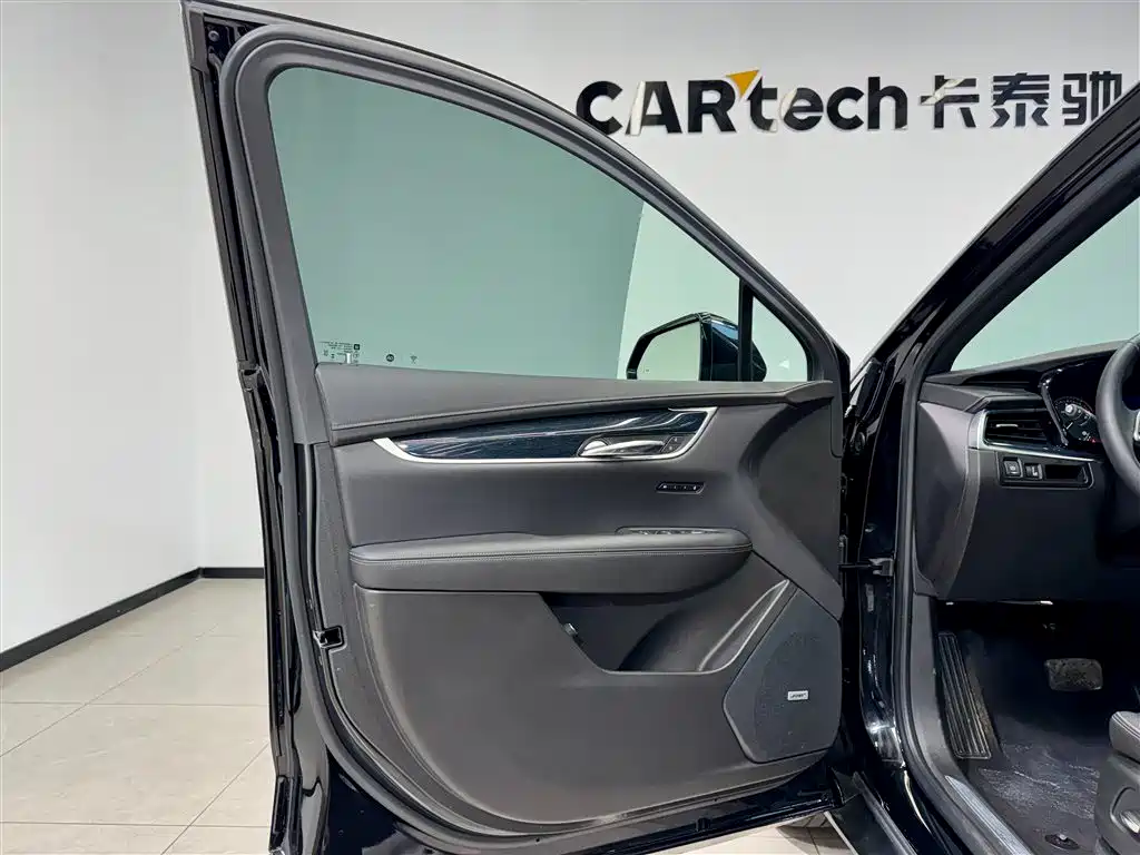 Cadillac XT5 2024 2.0T FWD Fashion Edition