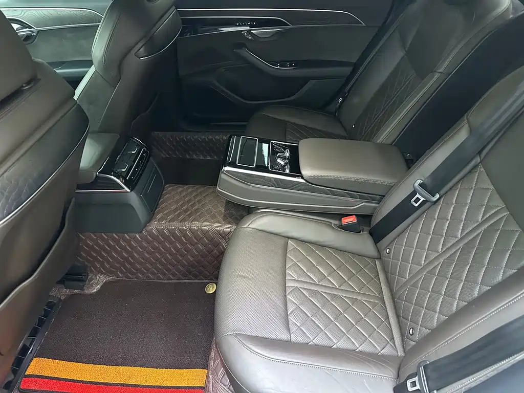 Audi A8L 50 TFSI quattro Comfort Edition 2021