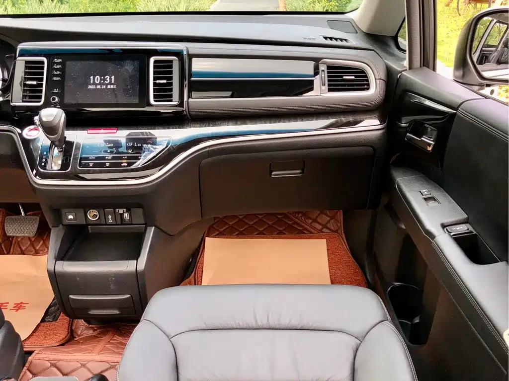 Honda Elysion 2019 2.0L Hybrid Luxury Edition
