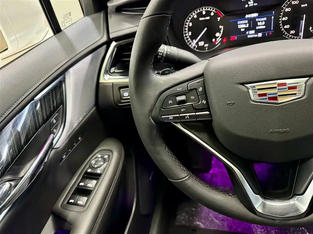 Cadillac XT6 2022 2.0T AWD Luxury 6-Seater